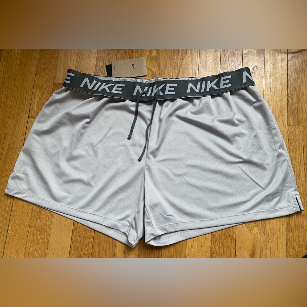 NWT Women’s XXL Nike Dri-Fit Shorts